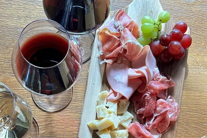 2 Hours Wine Tasting in Dubrovnik Old Town - The white wine pairing: calamari, houmous, and focaccia
