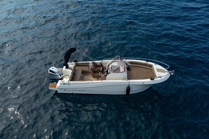 4h trip from Dubrovnik to the Elafiti islands with Atlantic 750 - Lunch by the sea and the onboard setup