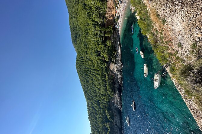 8h from Dubrovnik to the Elafiti islands with Quicksilver 675 boat - The guides: Dominik and Loren