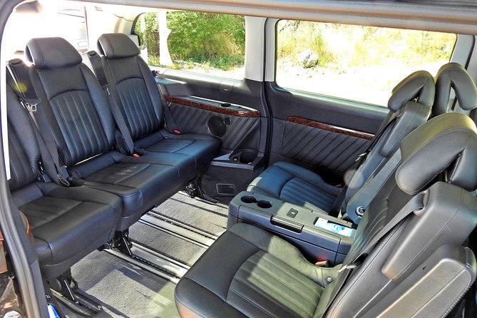Airport Transfer Dubrovnik Town to Herceg Novi / Portonovi - What the airport pickup is like