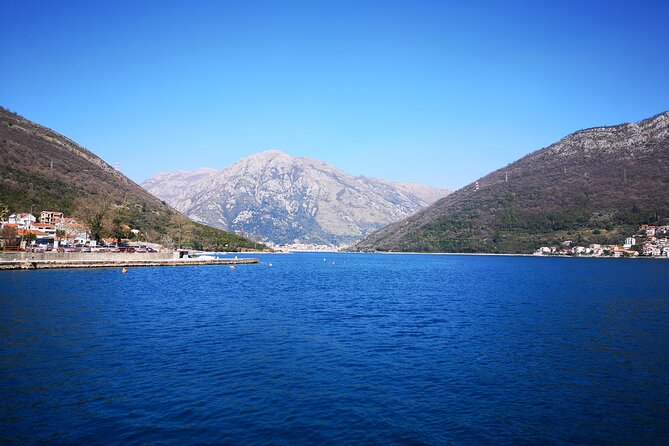 Best of Montenegro PRIVATE Tour by CRUISER TAXI DUBROVNIK - Kotor Old Town in a One-Hour Visit