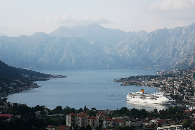 Best of Montenegro PRIVATE Tour by CRUISER TAXI DUBROVNIK - The Drive, Border, and Private Vehicle