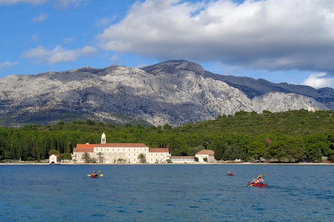 Bits of History - Half day kayak Tour with Wine delight - Why this kayak route feels different