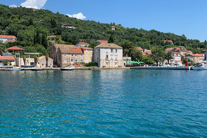 Blue Cave & Caves Small Group Tour – Dubrovnik’s Hidden Coastline - The host and the feel on board
