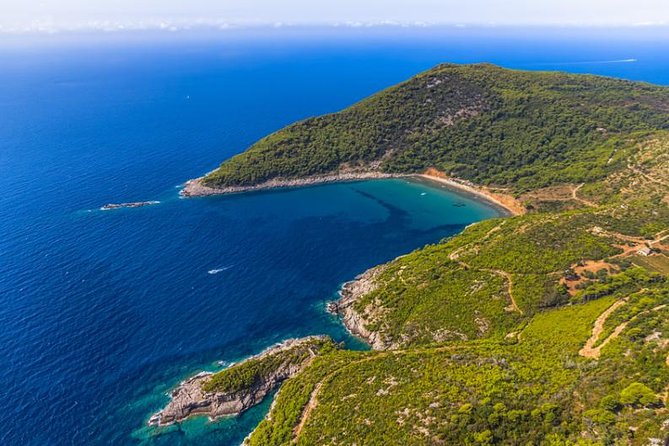 BLUE CAVE&GREEN CAVES /ŠUNJ beach Speedboat tour- WITH DRINKS - Drinks, equipment, and what the price really covers