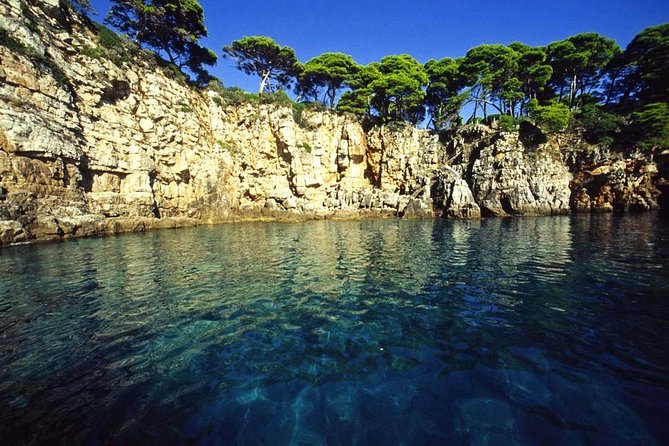 BLUE CAVE&GREEN CAVES /ŠUNJ beach Speedboat tour- WITH DRINKS - Who will get the most from this half-day tour