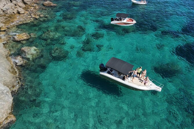 BLUE CAVE&GREEN CAVES /ŠUNJ beach Speedboat tour- WITH DRINKS - Kolocep’s Blue Cave, where sunlight changes the water
