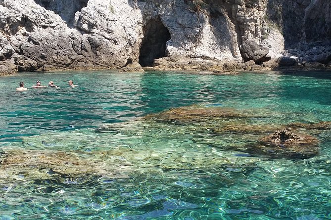BLUE CAVE private speedboat tour with drinks - Drinks, snorkeling, and what you still need to pay for