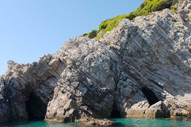Blue cave tour - 4 caves and sandy beach - The Three Sister caves, ten minutes away