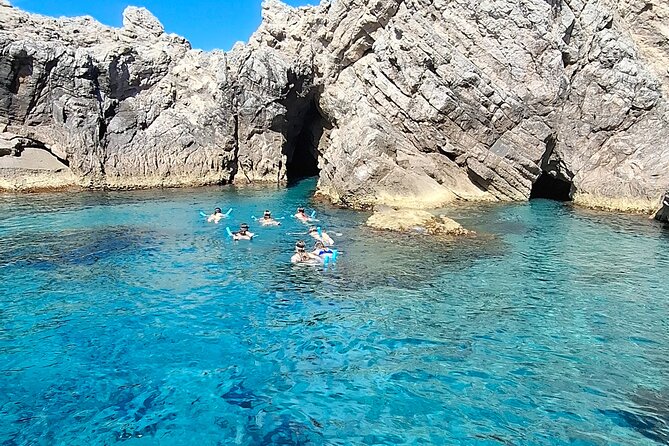 Blue & Green cave,Šunj beach - with drinks small group speedboat - Price and timing: where the value lies