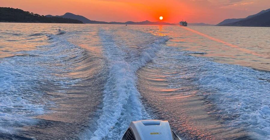 Blue&Green caves,beach Sunj with drinks - A speedboat ride with room for fun