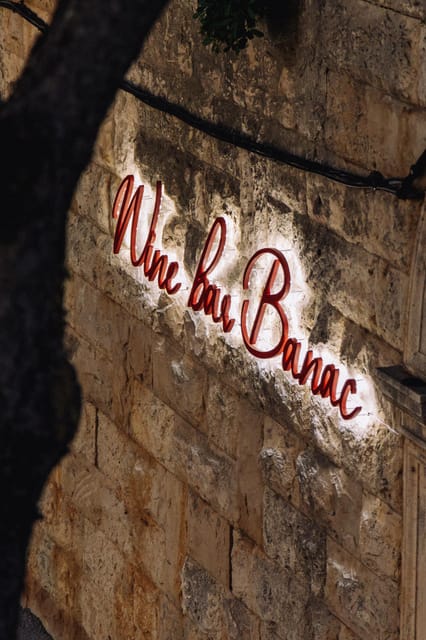 Cavtat: Banac Gallery Entrance & Sparkling Wine - What the experience does particularly well