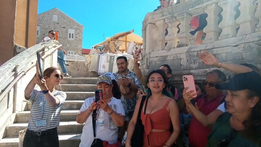 Dubrovnik: 1.5-Hour Guided Old Town Walking Tour - Onofrio’s Fountain and everyday water