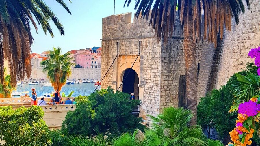Dubrovnik: 1.5-Hour Guided Old Town Walking Tour - The Franciscan monastery and the old pharmacy