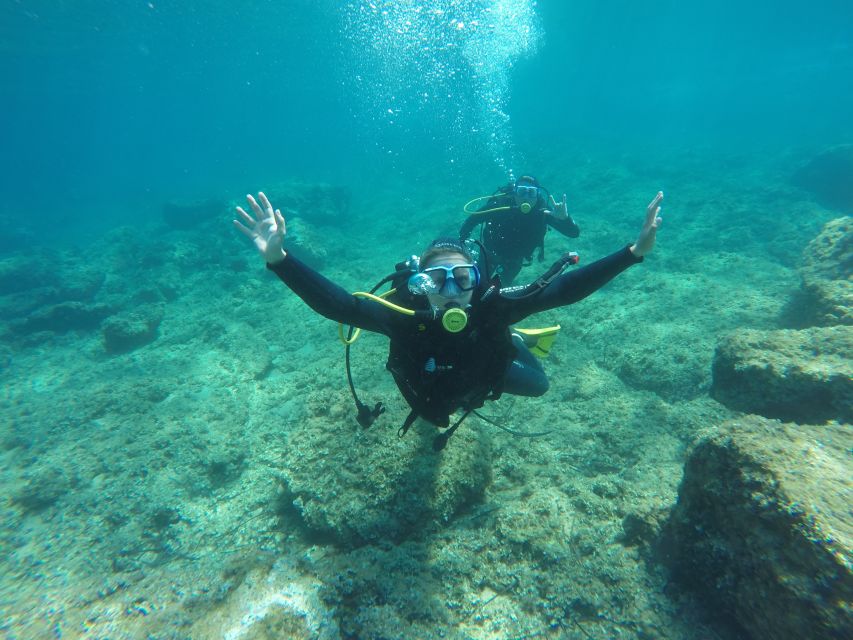Dubrovnik 2-Hour Uncertified Divers Introductory Dive - Entering the Adriatic at a shallow 5 meters