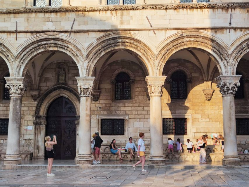 Dubrovnik: 2h Old Town Private Guided Tour - Recent history and modern Dubrovnik