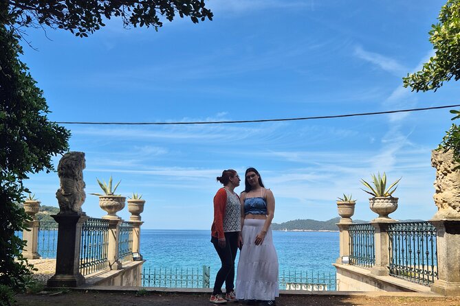 Dubrovnik: 3 Islands Fun Day Trip by Boat (Host: EN,FR,ES) - Drinks, lunch, music, and the onboard mood