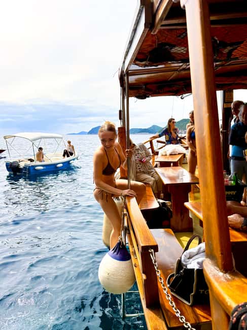 Dubrovnik: 6 hours Blue cave & Elaphiti with optional lunch - A six-hour escape from Dubrovnik’s stone streets