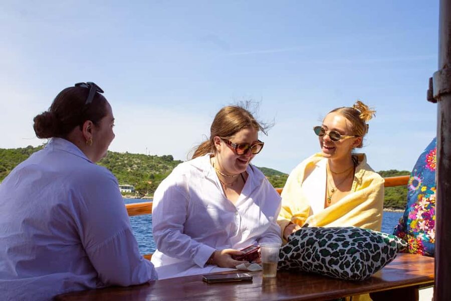 Dubrovnik: 6 hours Blue cave & Elaphiti with optional lunch - Getting to the boat at New Port Gruž