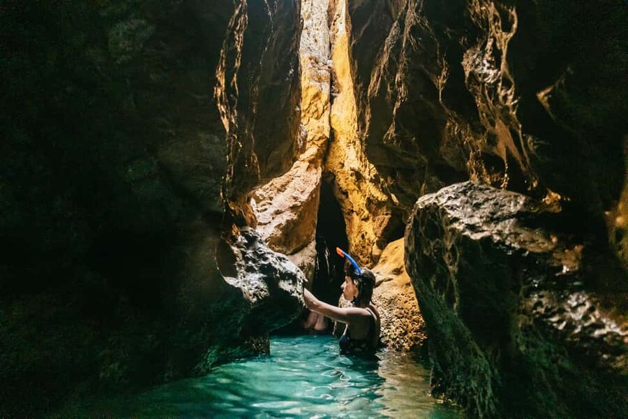 Dubrovnik: Blue Cave and Elafit Small Group Boat Exploration - The Green Caves and the darker passages