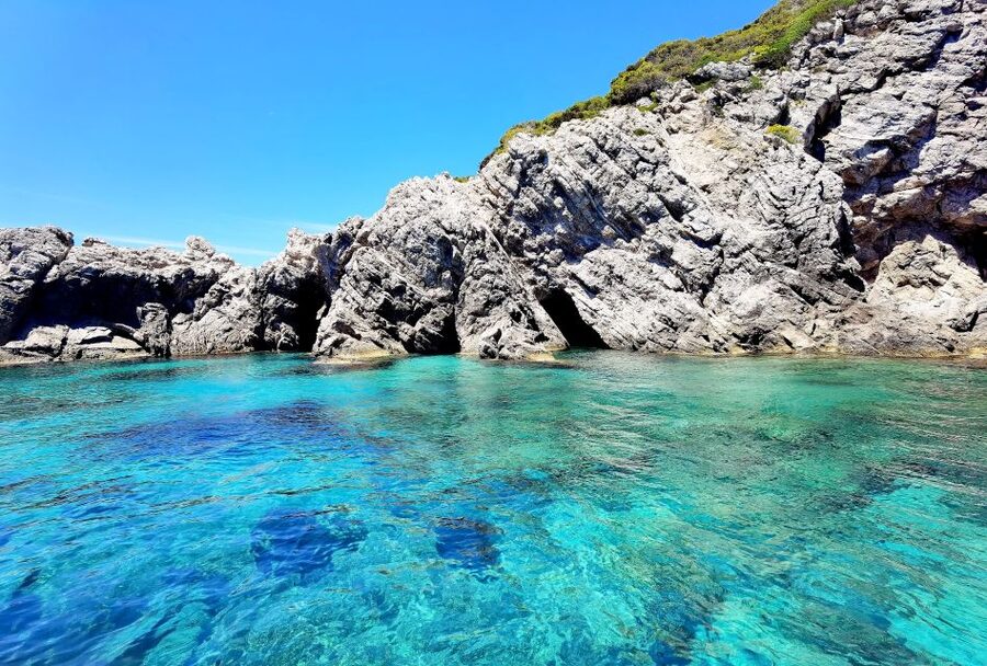 Dubrovnik: Blue Cave & Sunj Beach Boat Tour with Drinks - Who should choose this Dubrovnik boat tour?