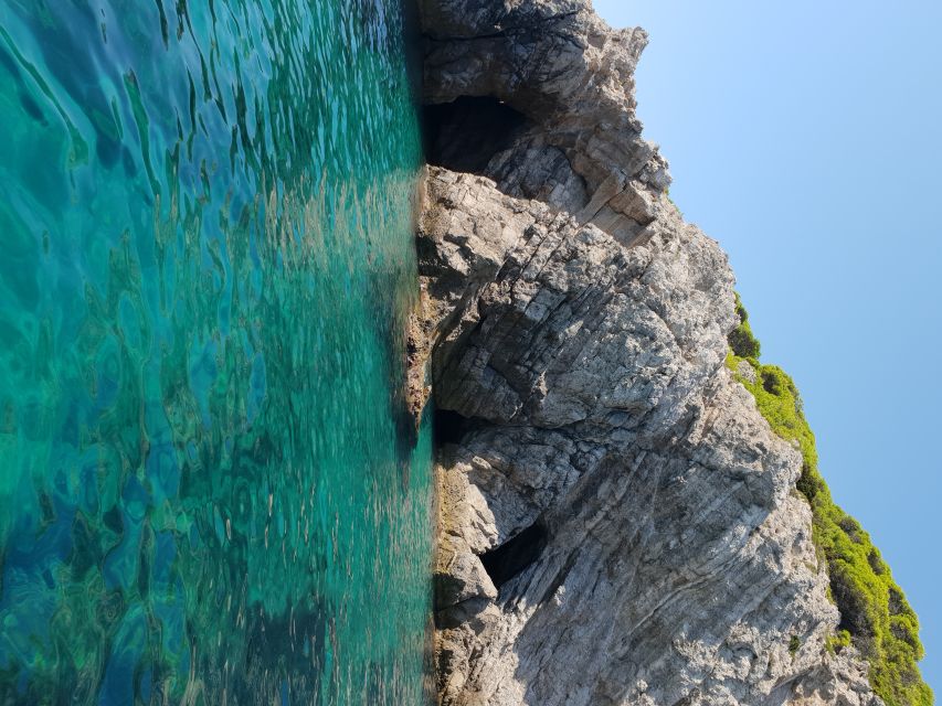 Dubrovnik: Blue Cave Tour by Speedboat - Finding the boat at the Dubrovnik meeting point