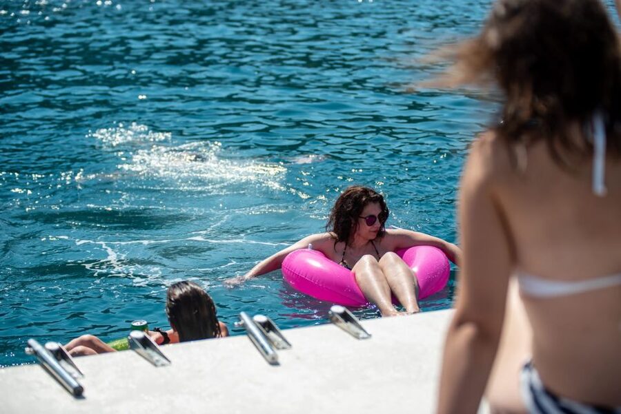 Dubrovnik: Blue Cave Tour with Panoramic Old Town View - An hour at Šunj Beach