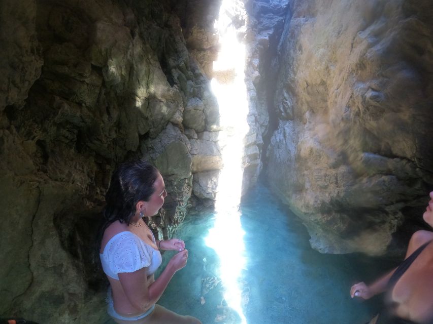 Dubrovnik: Blue & Green Caves Private Boat Tour with Drinks - Cliff Jumping for the Willing