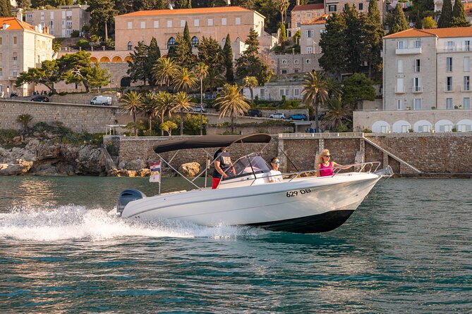 Dubrovnik boat mixed fun tour - Why the four-person limit matters