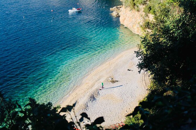 Dubrovnik Boat Tour: Lokrum Island, Betina Cave & St.Jacobs Beach - What the boat setup adds to the day