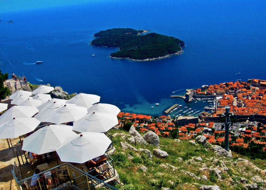 Dubrovnik: Cable Car, Walking Tour and City Walls Combo - The guides are the heart of the experience