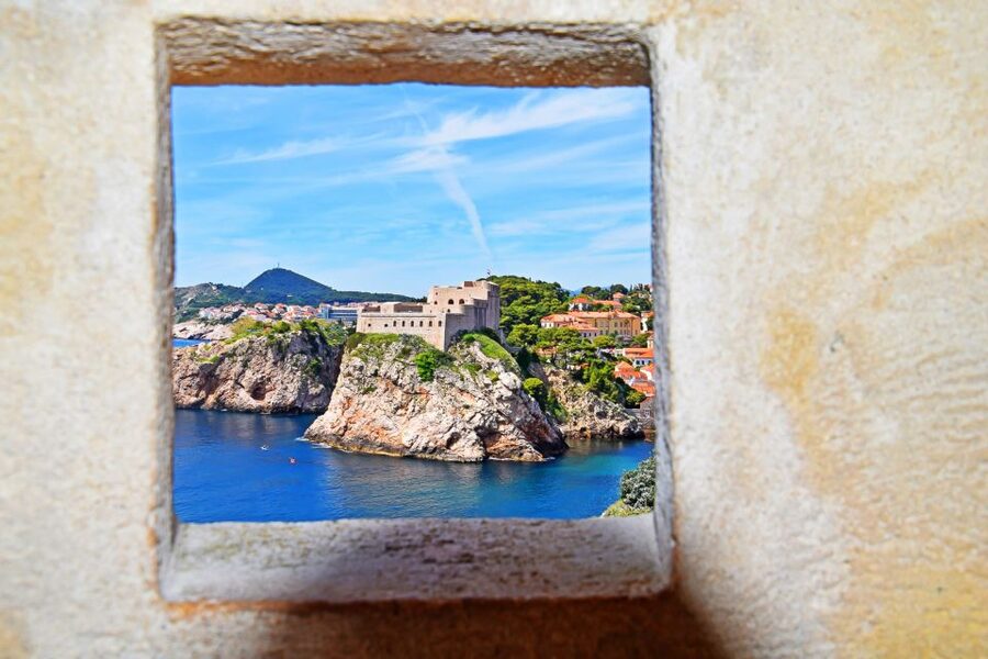 Dubrovnik: City Walls Early Morning or Sunset Walking Tour - Walking the two-kilometer wall circuit