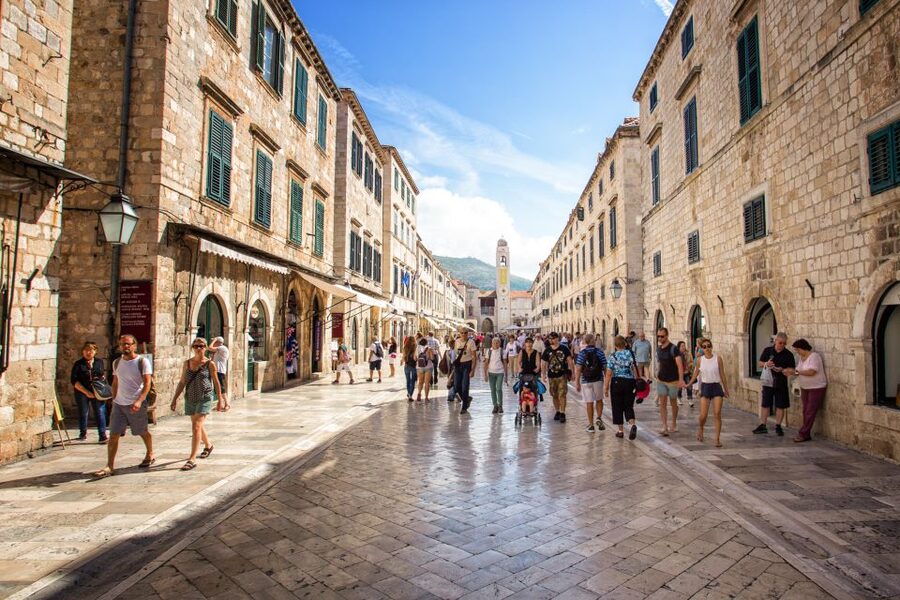 Dubrovnik: Early Bird Walking Tour - Fort Lovrijenac gives you the opening view