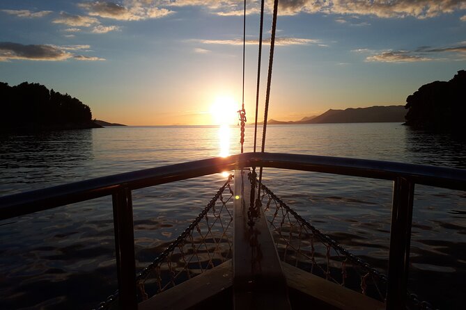 Dubrovnik Elafiti Islands Cruise with Lunch, Drinks and Pickup - What this Dubrovnik boat day is really like