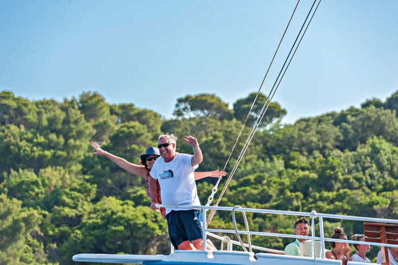 Dubrovnik: Elaphite Islands Cruise with Lunch and Drinks - Šipan: a short stop with traditional stone houses