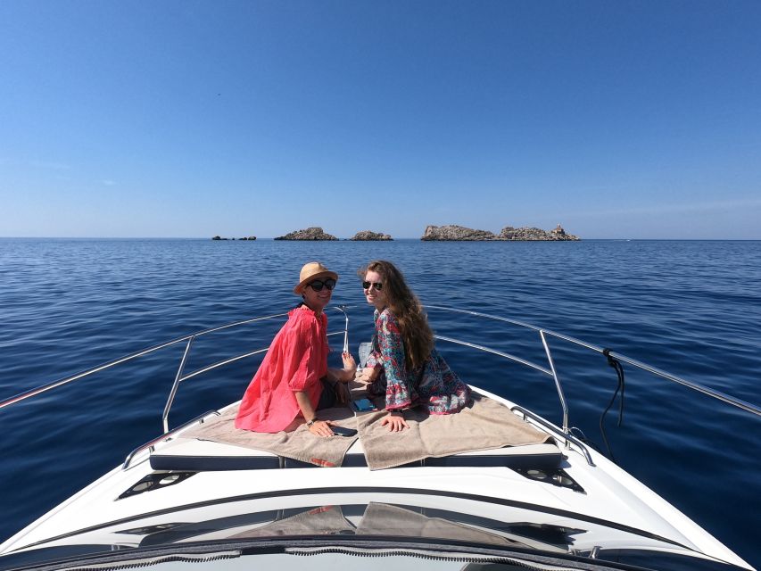 Dubrovnik: Elaphite Islands Private Speedboat Full-Day Tour - The first quiet bay: a flexible stop for swimming