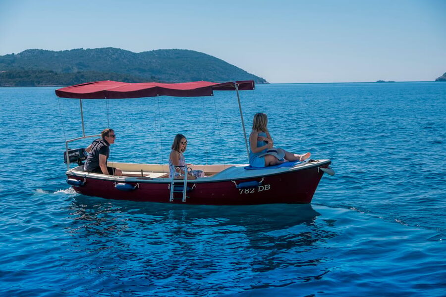 Dubrovnik: Elaphiti Islands Boat Rental - Who should book this boat rental?