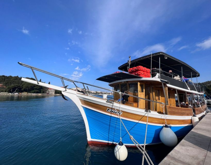 Dubrovnik: Elaphiti Islands Day Trip with Lunch - Sipan: olive trees and aristocratic villas