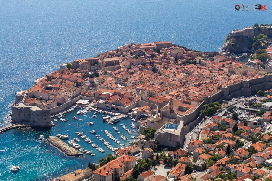 Dubrovnik: Explore Dubrovnik Old Town Walking Tour - The stories behind the official history