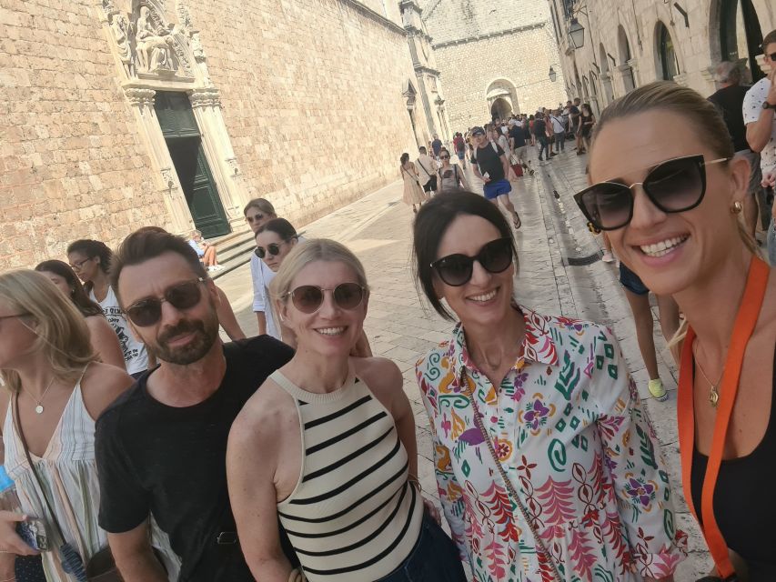 Dubrovnik: Explore Dubrovnik Old Town Walking Tour - Choosing the right guide language and style