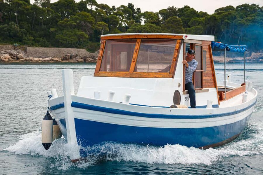 Dubrovnik: Full-Day Blue Cave & Elaphiti Islands Boat Tour - Timing, crowds, and sea conditions