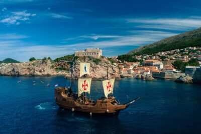 Galleon Sunset Cruise with a Live Guide & Drink