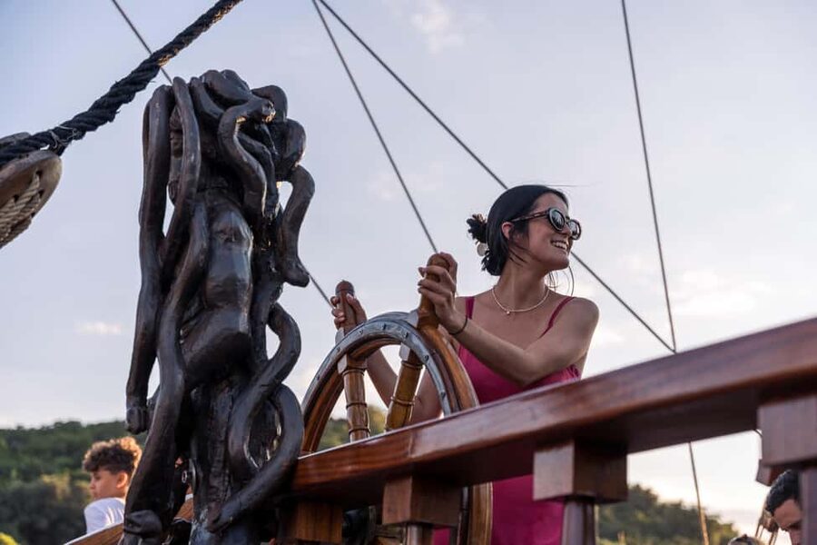 Dubrovnik: Galleon Sunset Cruise with a Live Guide & Drink - History, music, and a little theater on deck