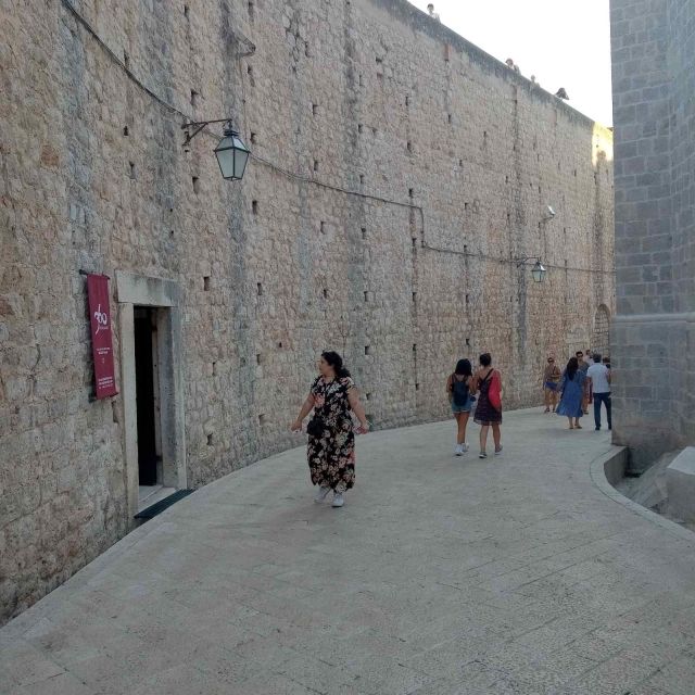 Dubrovnik: Historical Tour with Game of thrones details - Meeting Dorotea or Tea