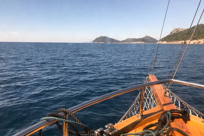 Dubrovnik Islands Private Rented Boat Cruise - What life aboard the boat is like