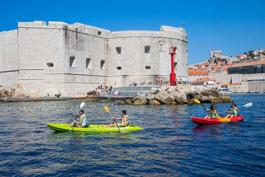 Dubrovnik: Kayak Rental - Getting comfortable in a stable kayak