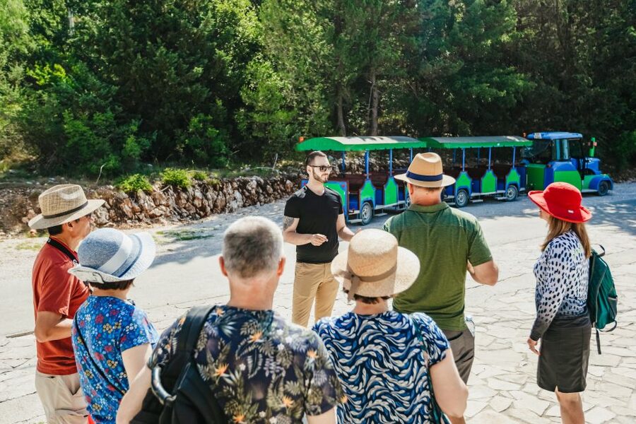 Dubrovnik: Mostar and Kravice Waterfalls Small-Group Tour - Eating in Mostar for less