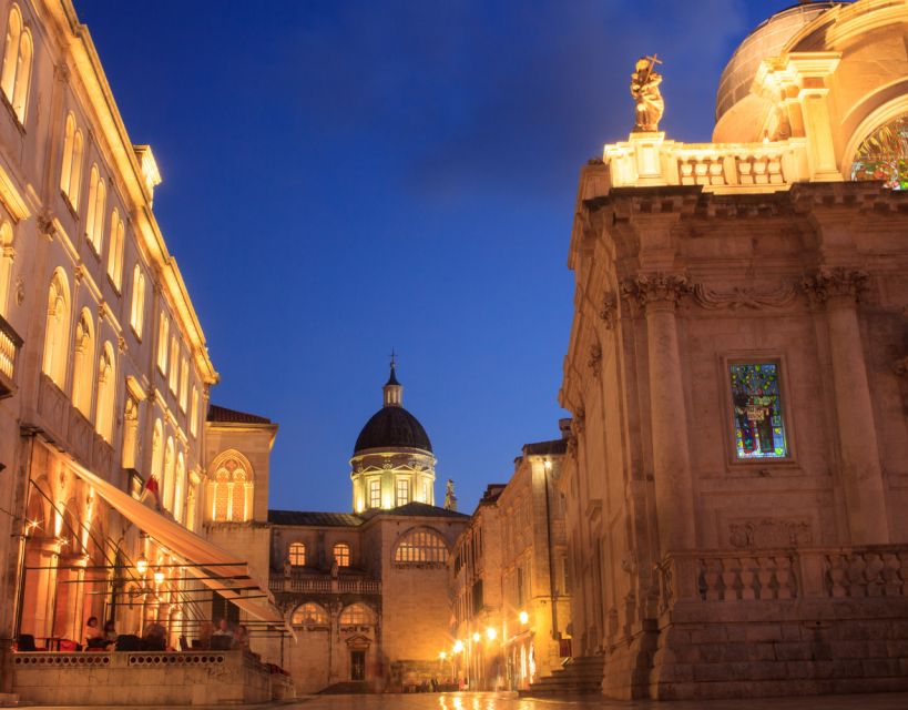 Dubrovnik: Old Town Highlights Guided Evening Walking Tour - Large Onofrio’s Fountain sets the scene