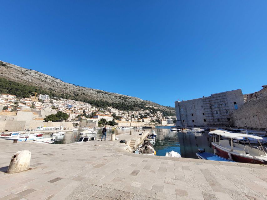 Dubrovnik: Old Town Highlights Tour with Audio Guide - Following the stone lanes at your own pace