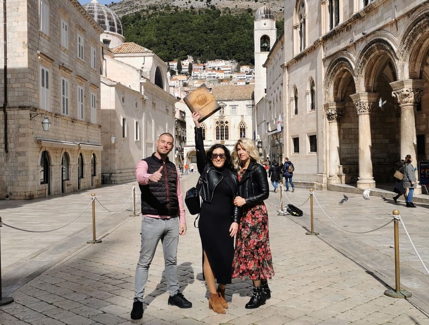 Dubrovnik: Old Town History Outdoor Escape Game - How the five padlocks shape the game